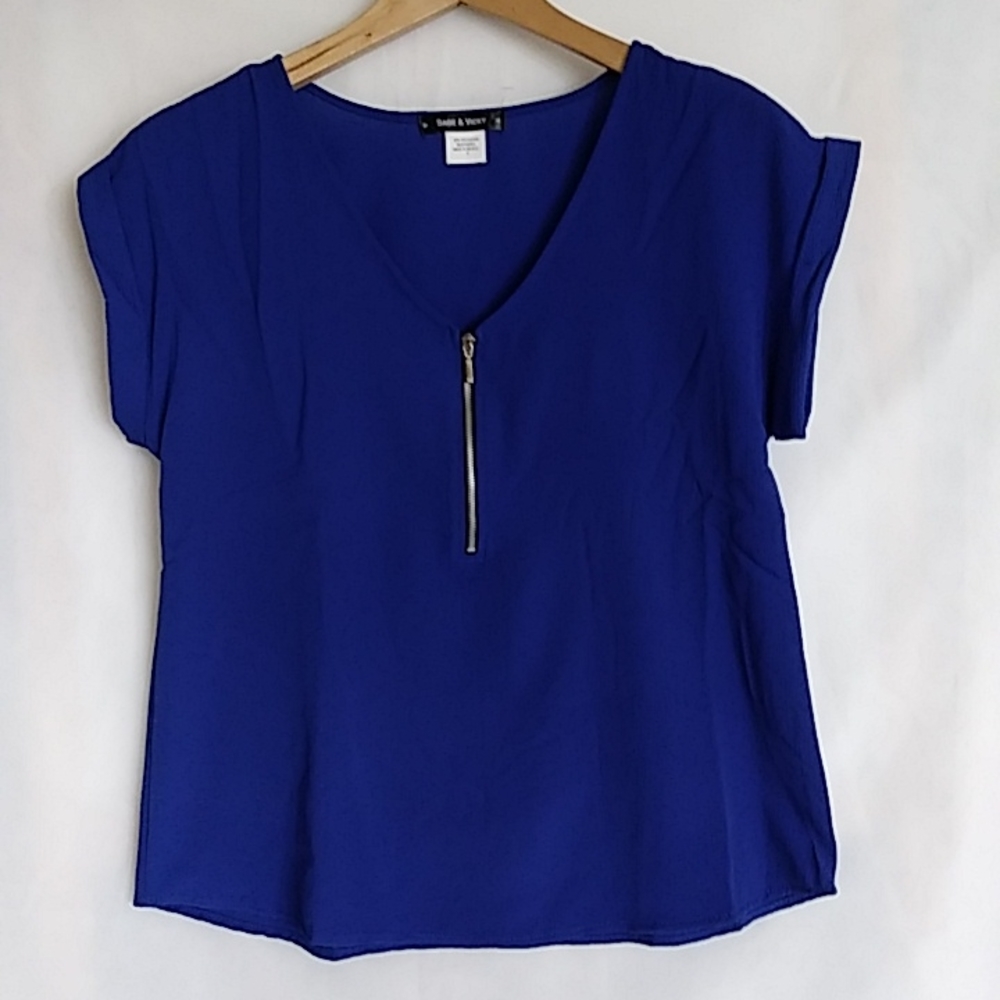 NWOT  Women's Top Blouse Size S Blue Short Sleeve V Neck Zipper Front